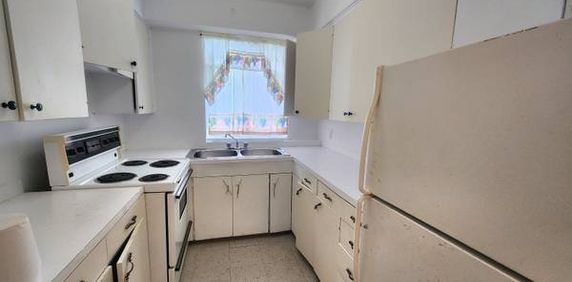 ** Because You Deserve Large 2bed 2bath, Concrete Building, CDN, UDM * - Photo 2