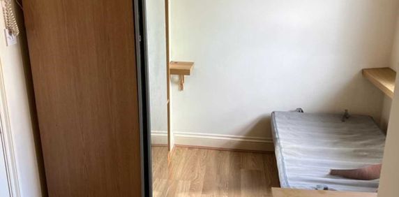 Price £875 pcm - Available 02/03/2026 - Furnished - Photo 2