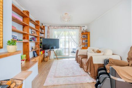 3 bedroom terraced house to rent - Photo 2