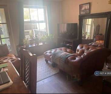 2 bedroom terraced house to rent - Photo 3