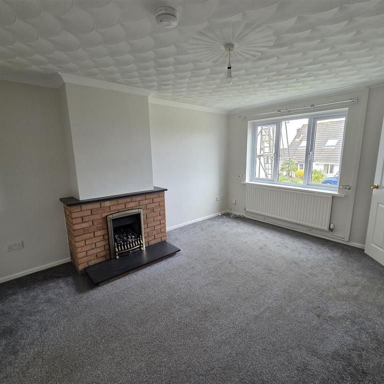 3 bedroom semi-detached house to rent - Photo 1