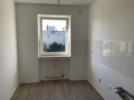 Erstbezug nach Renovierung: 4-Zimmer-Wohnung mit 92,71m² - Photo 2