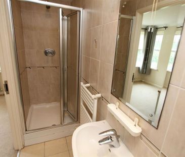 Castleton Court, Far Headingley, LS16 5JE - Photo 1