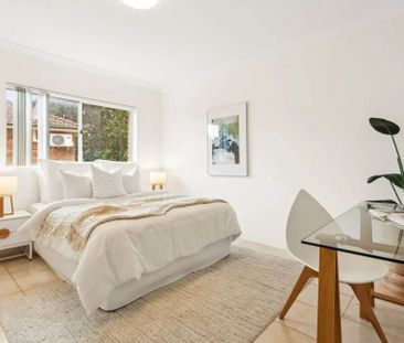 Elegant Two-Bedroom Apartment in An Exclusive Block - Photo 5