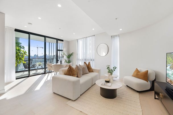 Modern Apartment in the Heart of Bondi Junction - Photo 1