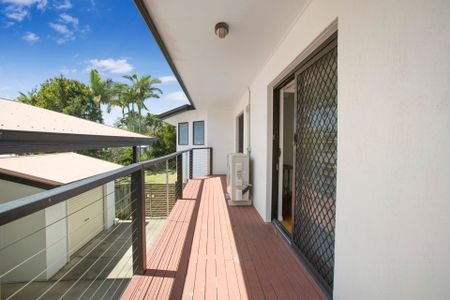 Spacious Dual-Level Family Home with Pool on Double Block – Minutes to the Beach - Photo 4