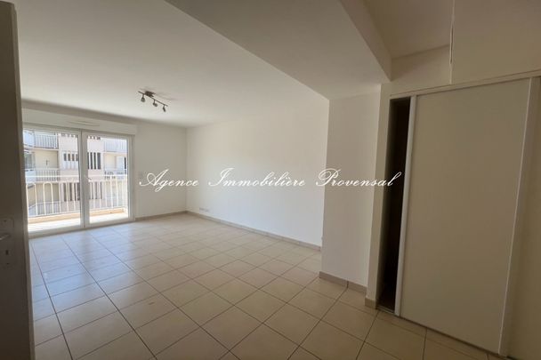 Location Appartement 2 pièces 39m² STE MAXIME 83120 - Photo 1
