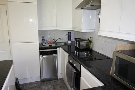 London Road, High Wycombe - Photo 3