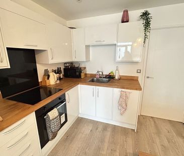 Edinburgh Gate - Photo 4