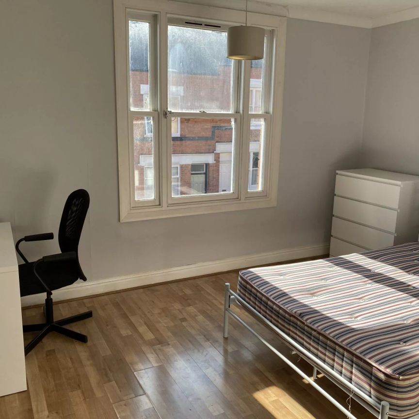 Pope Street (3 or 4 bed) - Photo 1