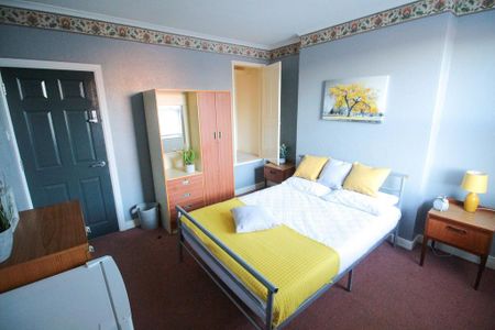 1 bedroom in a house share to rent - Photo 5