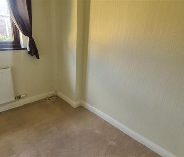 3 bedroom detached bungalow to rent - Photo 4