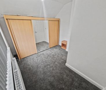 4 bedroom semi-detached house to rent - Photo 6