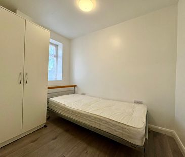 Park Avenue, London - Photo 4