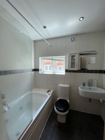 2 Bed Flat, Honeybrook Road, SW12 - Photo 5