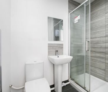 Hartley Grove, Hyde Park, Leeds - Photo 2