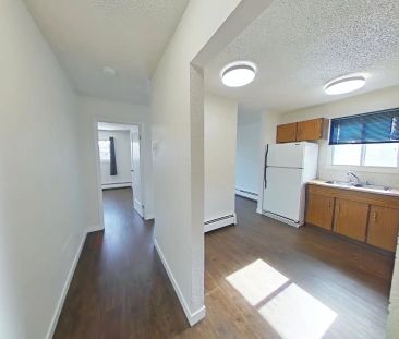 Top Floor 1 Bed | Energized Parking Included | Prime Central Locati... - Photo 1