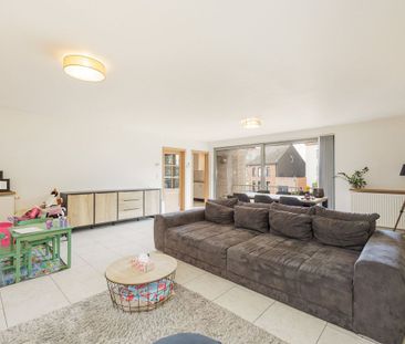 Appartement te huur in Koningshooikt voor € 850 met 2 slaapkamers - Photo 2