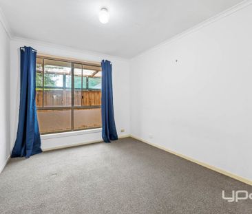 Charming 3 Bedroom Brick Unit in Prime St Albans Location - Photo 4