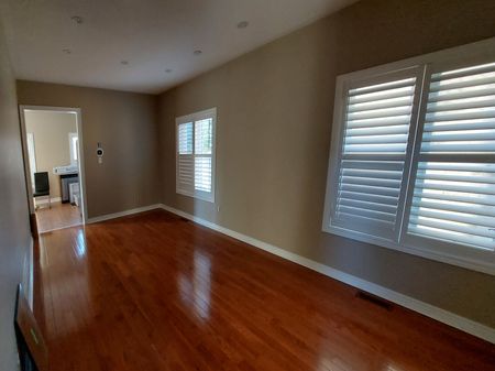 For Lease - 816 Walsh Court, Newmarket, Ontario - Photo 2