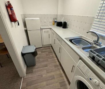 The Pines, Borehamwood, WD6 - Photo 3