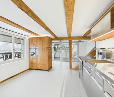 A home with history and future – light and tranquility in Oetwil an... - Photo 3