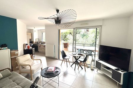 Appartement neuf T2 - 44.46 m2 - à 100 m des facultés au calme - Photo 2