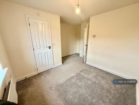 3 bedroom end of terrace house to rent - Photo 3