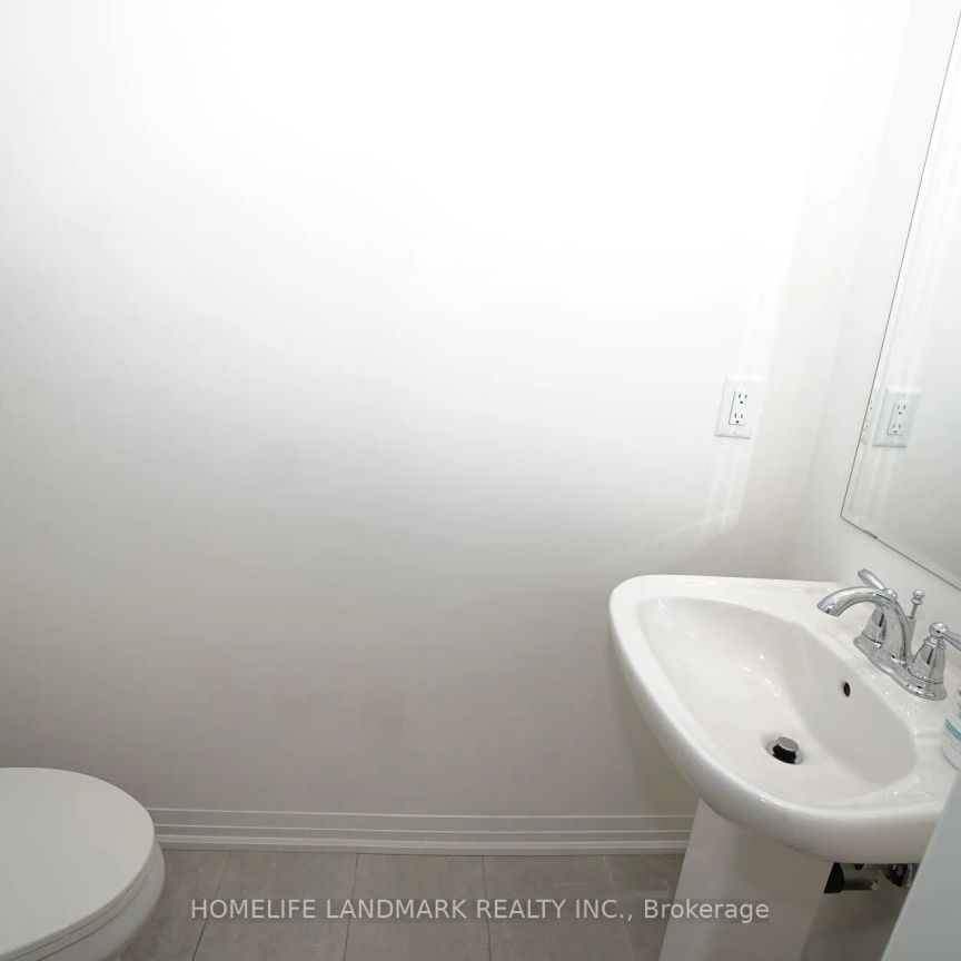 Condo Townhouse For Lease | N9246880 - Photo 1