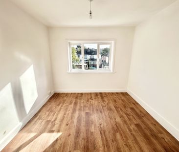 Bitterne Road West, Southampton - Photo 6