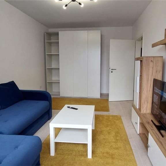 Apartament 2 camere zona Coresi | Loc de parcare - Photo 1