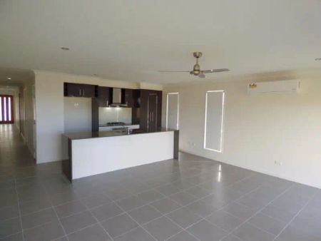 “Four Bedroom Family Home” - Photo 2