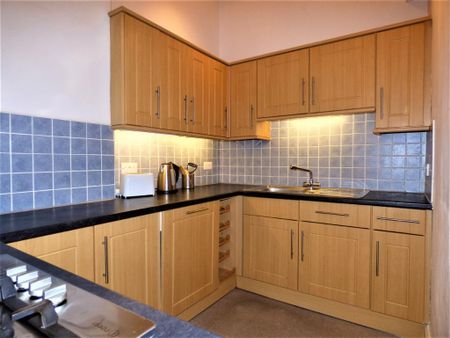 2 bedroom flat to rent - Photo 5