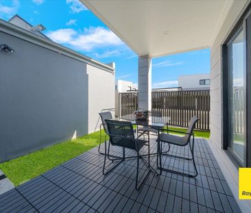 Lovely and Modern Family Home - Close to Amenities - Photo 2