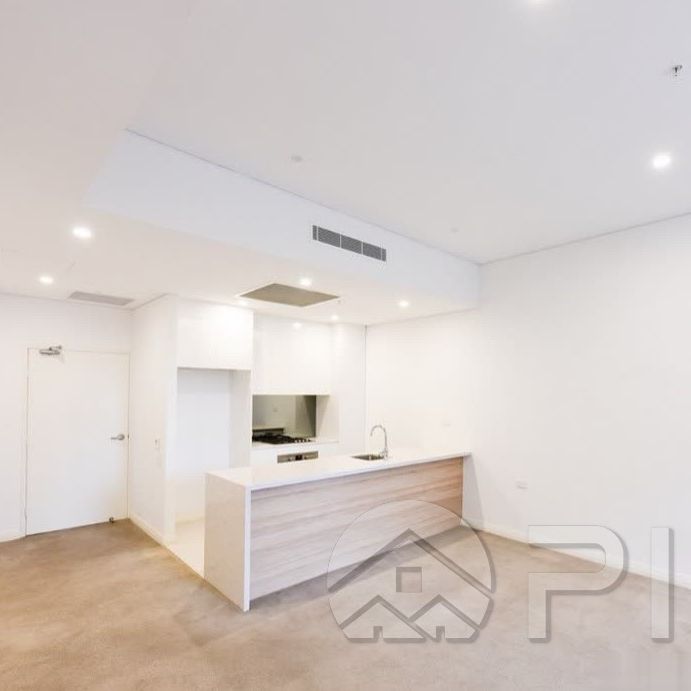 Modern 1 Bedroom+Study Apartment For Lease - Photo 1