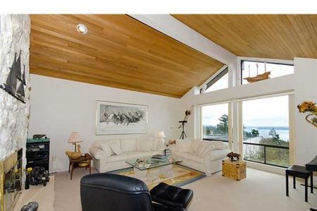 House in West Vancouver, BC - Photo 2