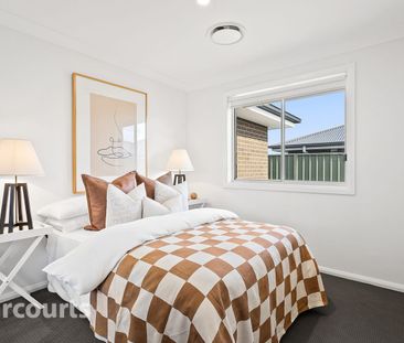 Near new, single level family home - Photo 1