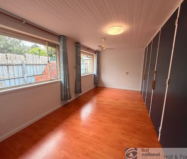 Spacious Family Home in a Convenient Dandenong North Location - Photo 5