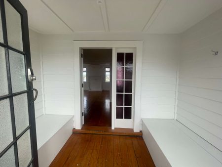 GREY LYNN HOUSE CONVERSION - Photo 2