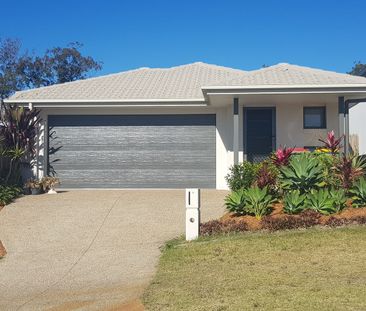 EASY LIVING - Photo 1