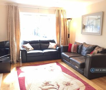 4 bedroom semi-detached house to rent - Photo 1