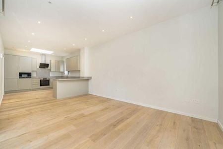 3 bedroom detached house to rent - Photo 2