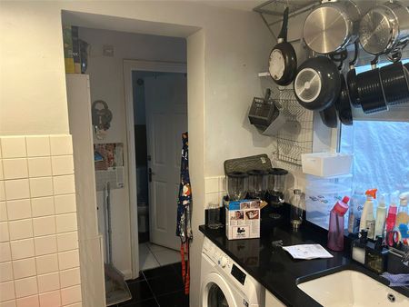 Barossa Road, Camberley, Surrey, GU15 - Photo 5