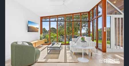 Experience the perfect luxury five-bedroom home in Balgowlah Heights! - Photo 3