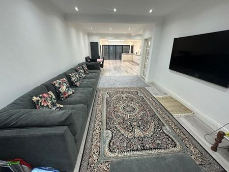 3 bedroom semi-detached house to rent - Photo 2