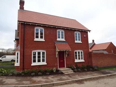 3 Bed House - detached - Photo 3