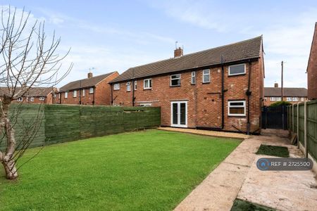 3 bedroom semi-detached house to rent - Photo 5