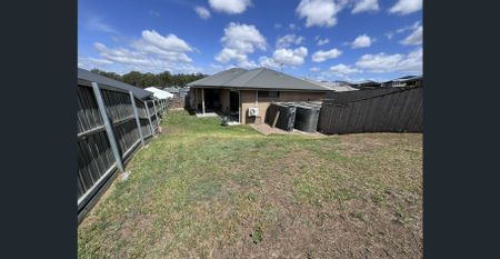 Modern Fully Furnished Home! - Photo 4