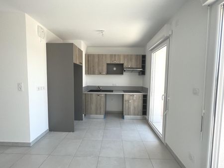 location Appartement T3 DE 56.7m² À PUGET SUR ARGENS - Photo 3