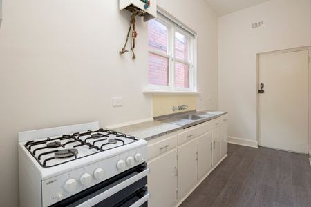 2/122 Hodgkinson Street, Clifton Hill VIC 3068 - Photo 4